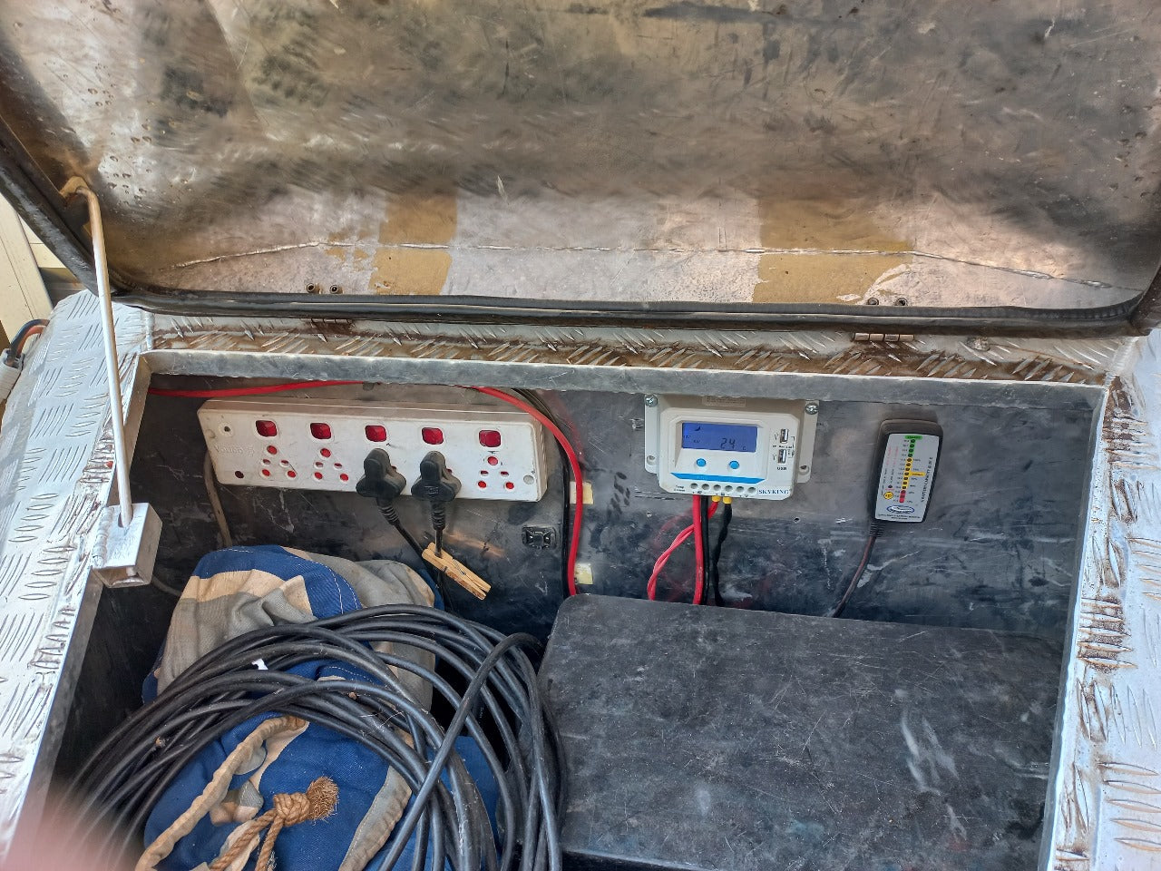 SOLD 2004 Multi Trailer Off-Road Camping Trailer (CT 1042)