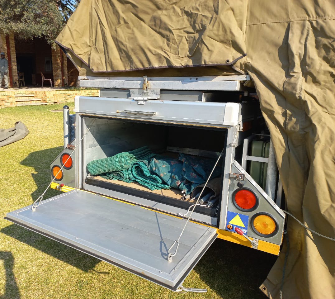 SOLD 2004 Multi Trailer Off-Road Camping Trailer (CT 1042)