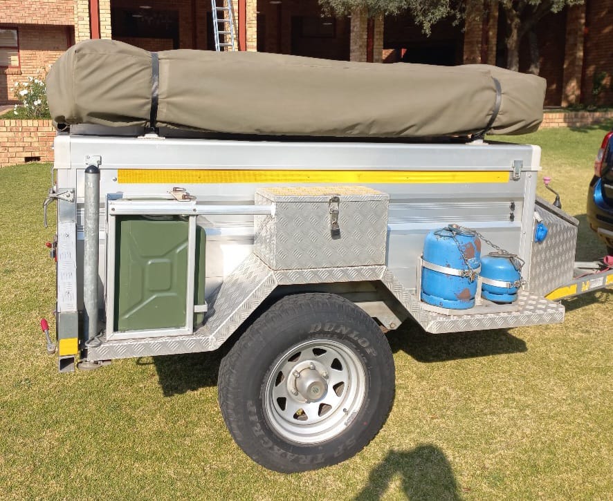 SOLD 2004 Multi Trailer Off-Road Camping Trailer (CT 1042)
