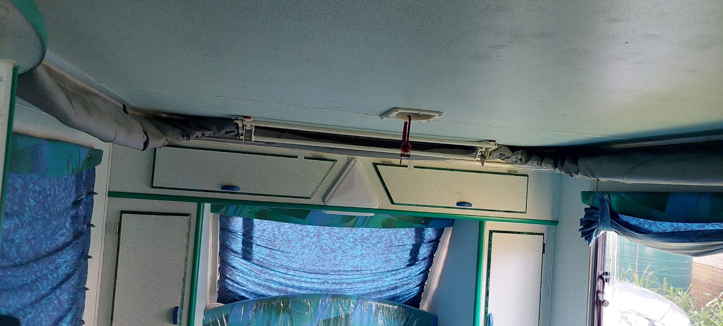SOLD 2000 Sprite Splash Caravan (CT1069)