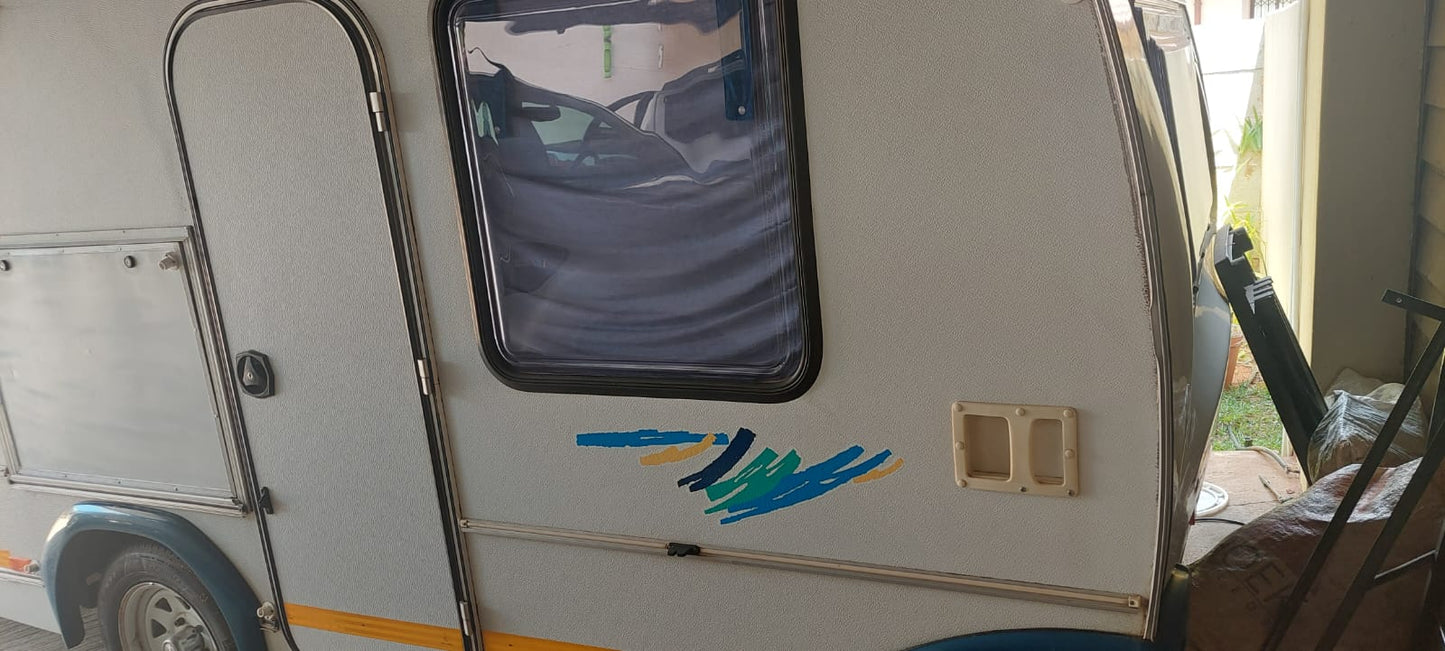 SOLD 2000 Sprite Splash Caravan (CT1069)
