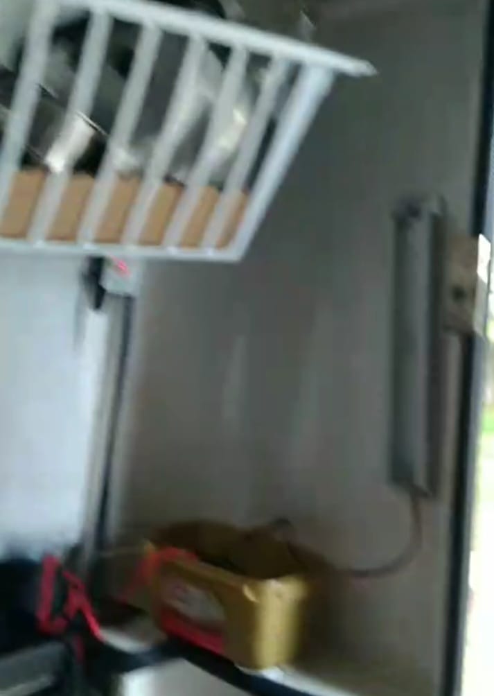 SOLD 2007 Ford F250 4X4 Camper (CT 1077)