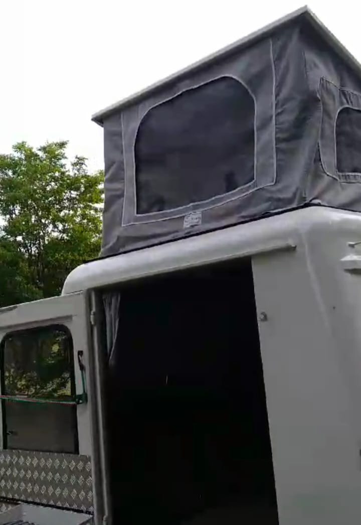 SOLD 2007 Ford F250 4X4 Camper (CT 1077)
