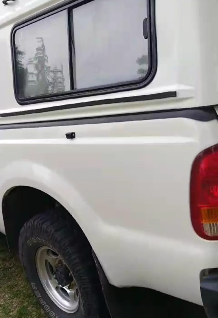 SOLD 2007 Ford F250 4X4 Camper (CT 1077)