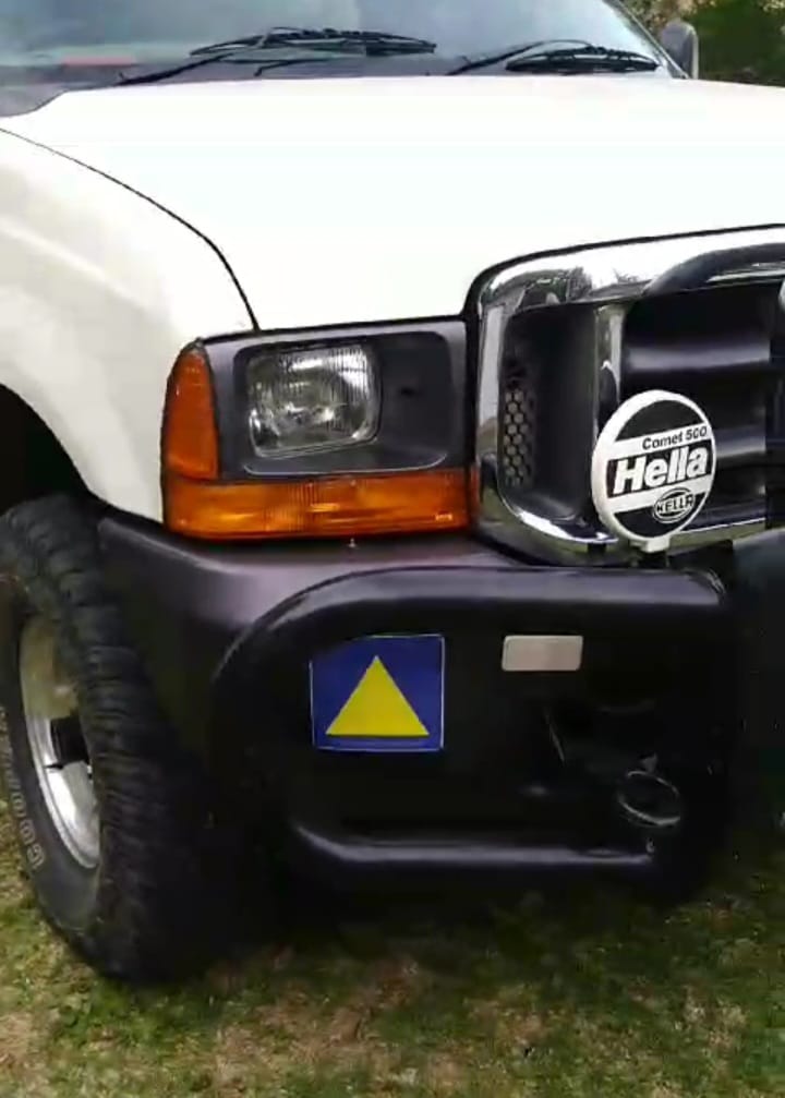 SOLD 2007 Ford F250 4X4 Camper (CT 1077)
