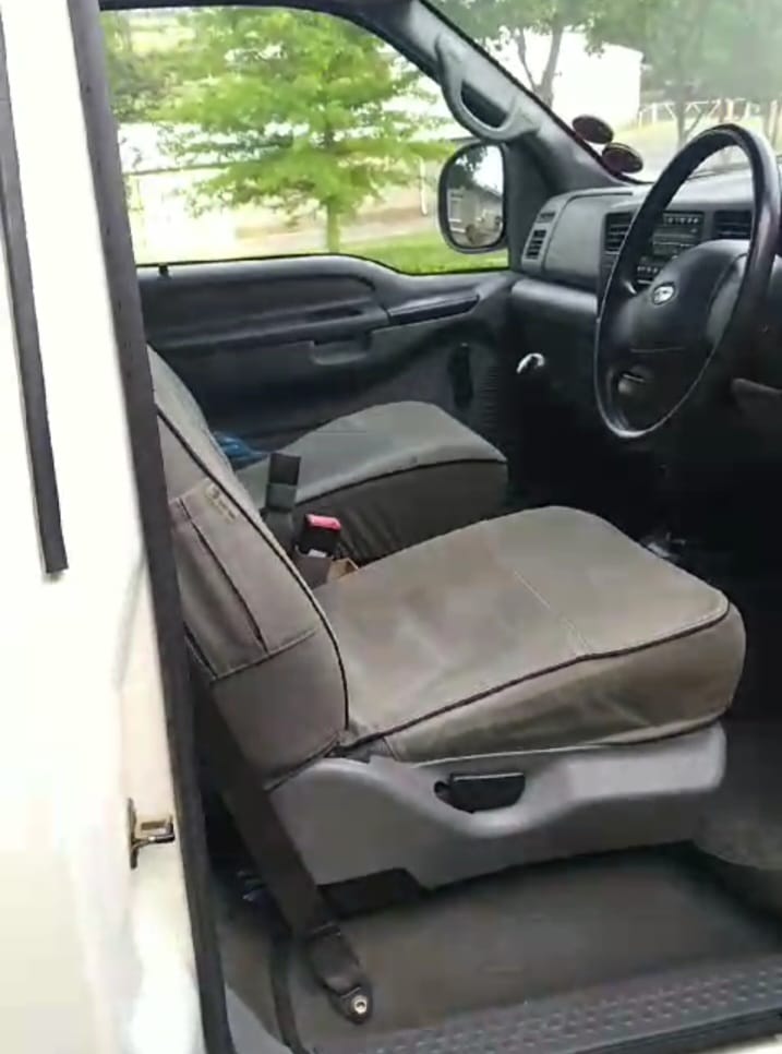SOLD 2007 Ford F250 4X4 Camper (CT 1077)
