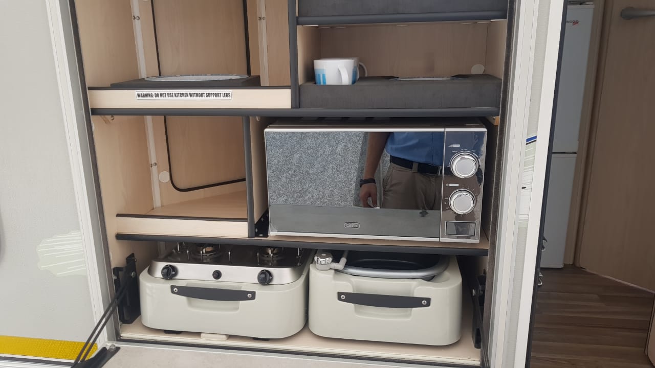 SOLD 2013 Sprite Swing en suite Caravan (CT 1085)