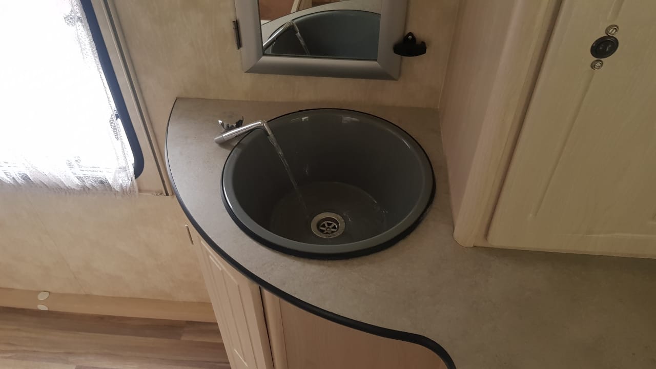 SOLD 2013 Sprite Swing en suite Caravan (CT 1085)