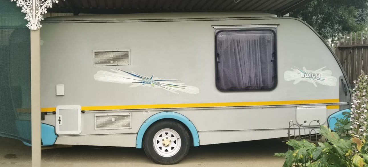 SOLD 2013 Sprite Swing en suite Caravan (CT 1085)