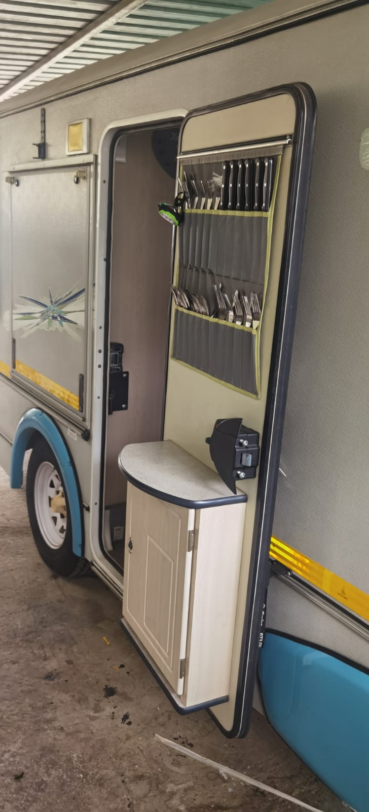 SOLD 2013 Sprite Swing en suite Caravan (CT 1085)