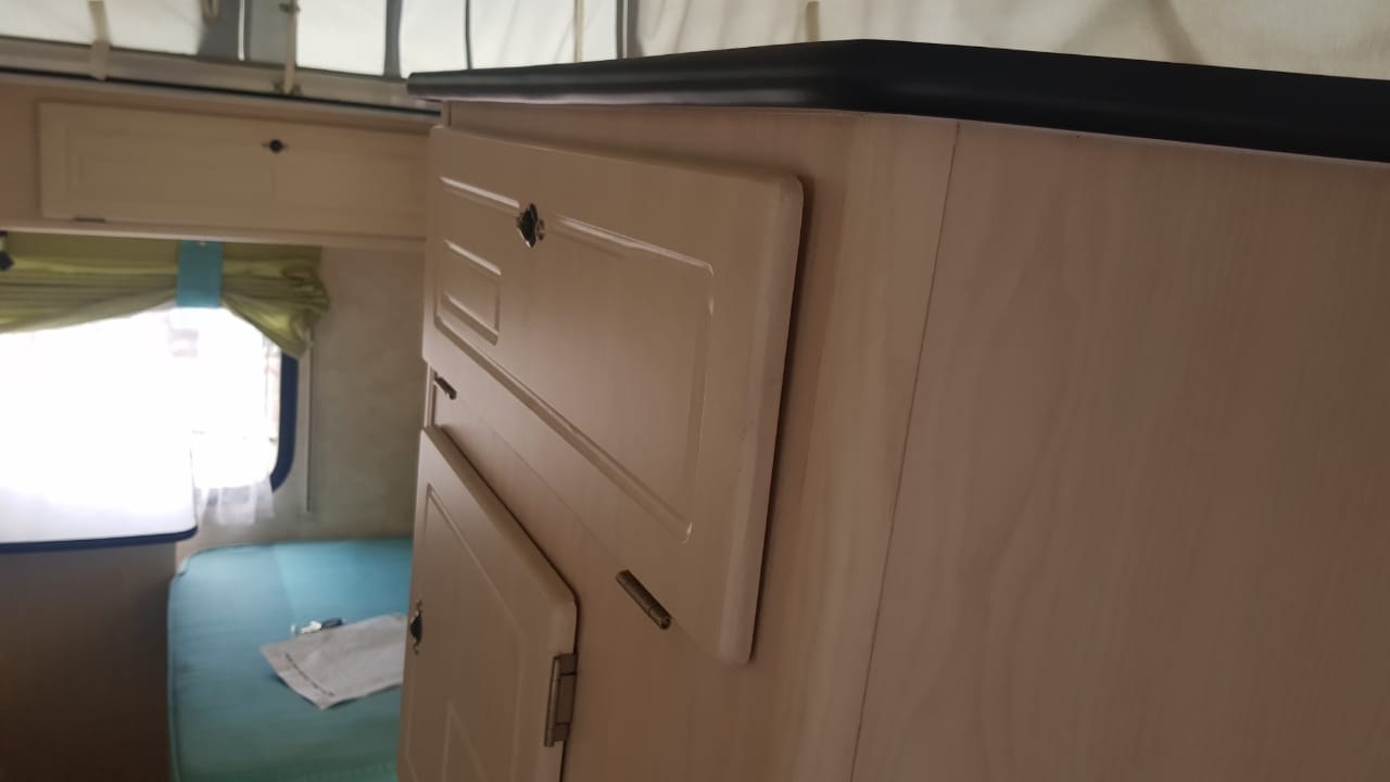 SOLD 2013 Sprite Swing en suite Caravan (CT 1085)