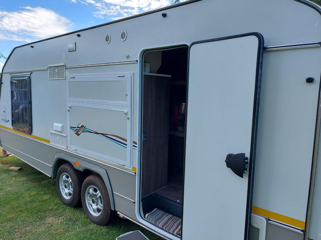 2019 Jurgens Exclusive Caravan (CT 1092)