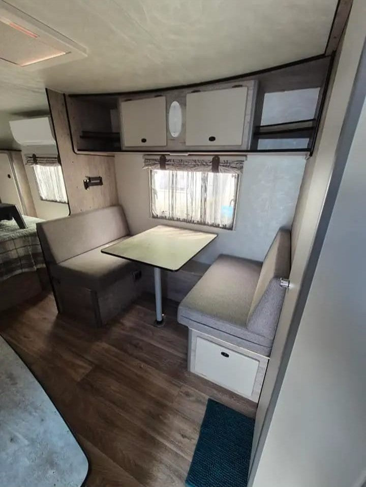 SOLD 2023 Quantum Comfort Deluxe Caravan (CT 1117)