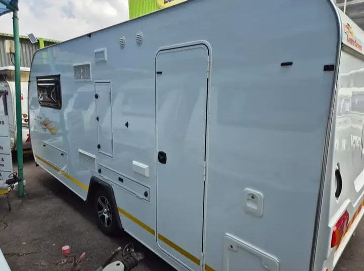 SOLD 2023 Quantum Comfort Deluxe Caravan (CT 1117)
