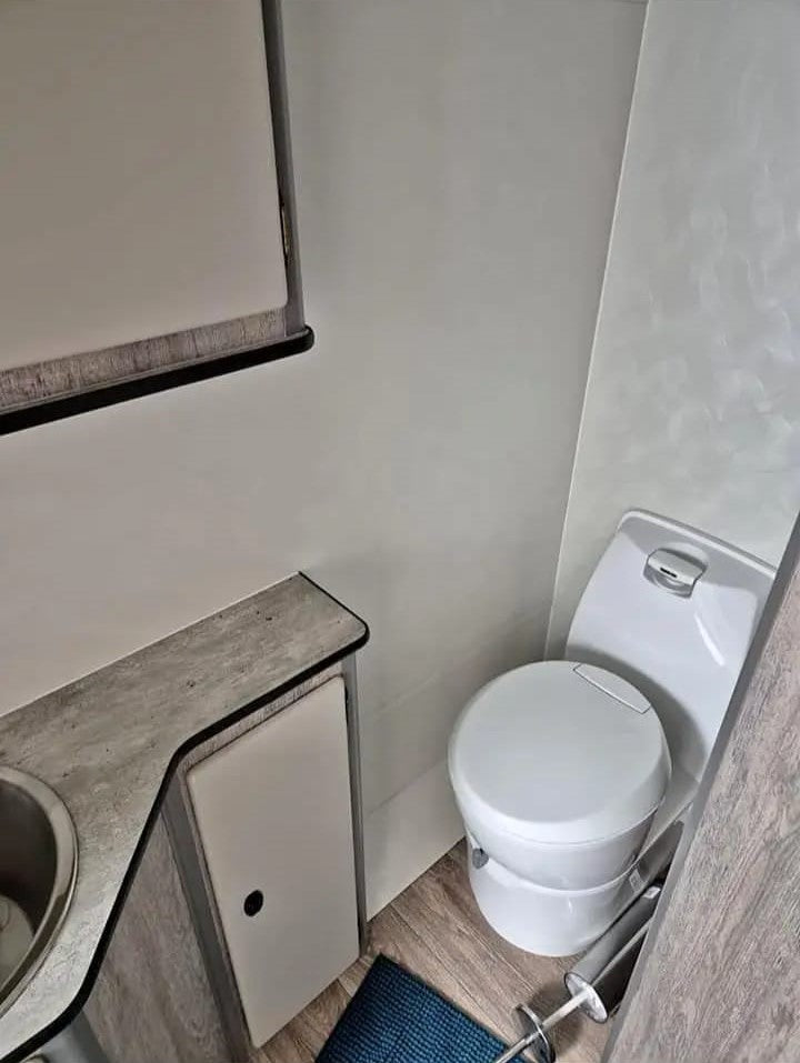 SOLD 2023 Quantum Comfort Deluxe Caravan (CT 1117)