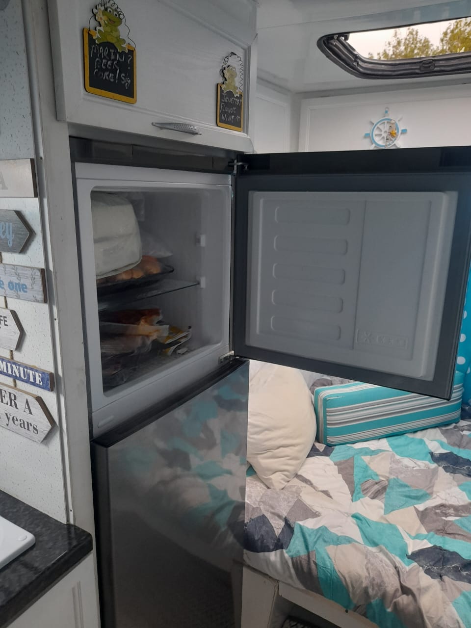 SOLD 1990 Mitsubishi L300 Motorhome (CT 1118)