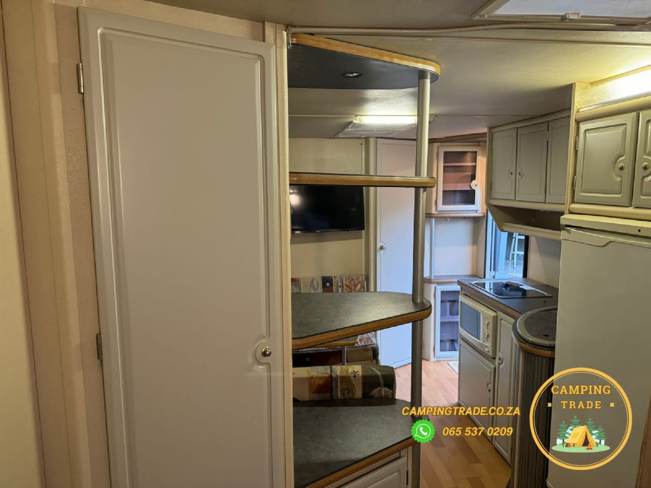 SOLD 2003 Jurgens Exclusive Caravan (CT 1141)