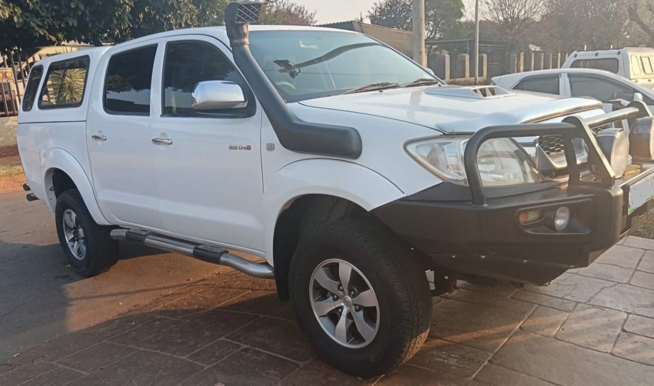 SOLD 2010 Toyota Hilux 3.0 D4D 4x4 Double Cab Bakkie (CT 1146)