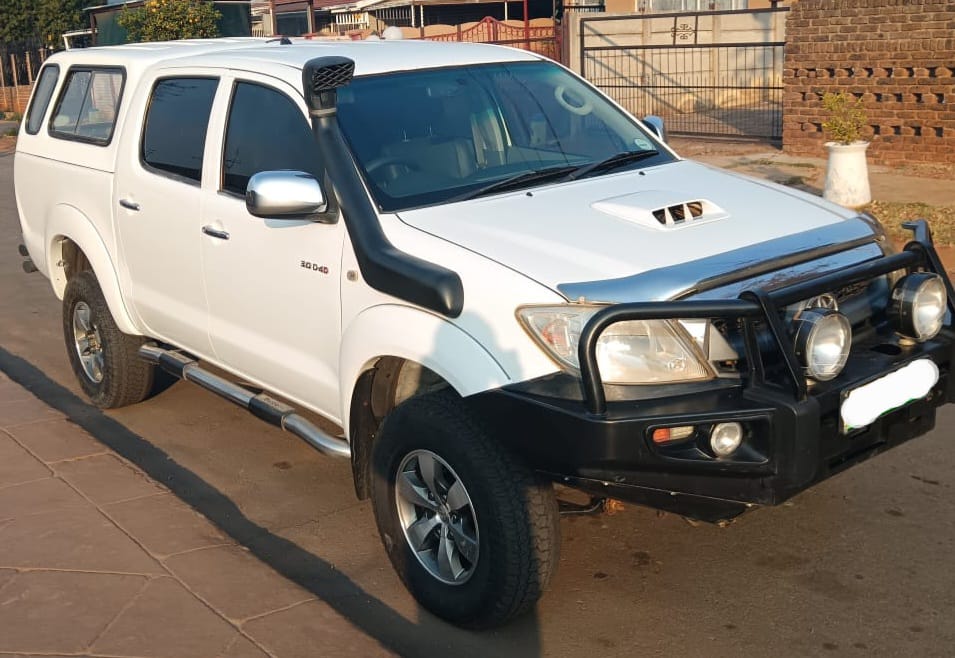SOLD 2010 Toyota Hilux 3.0 D4D 4x4 Double Cab Bakkie (CT 1146)
