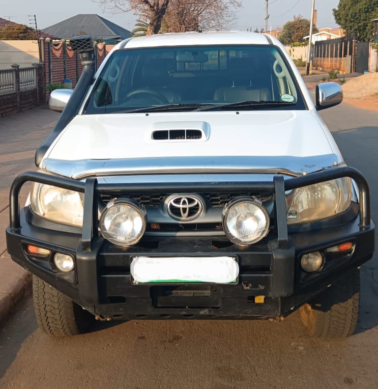 SOLD 2010 Toyota Hilux 3.0 D4D 4x4 Double Cab Bakkie (CT 1146)