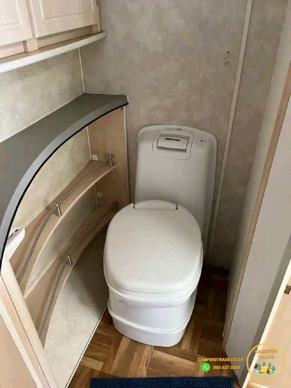 SOLD 2005 Jurgens Classique Caravan (CT 1148)