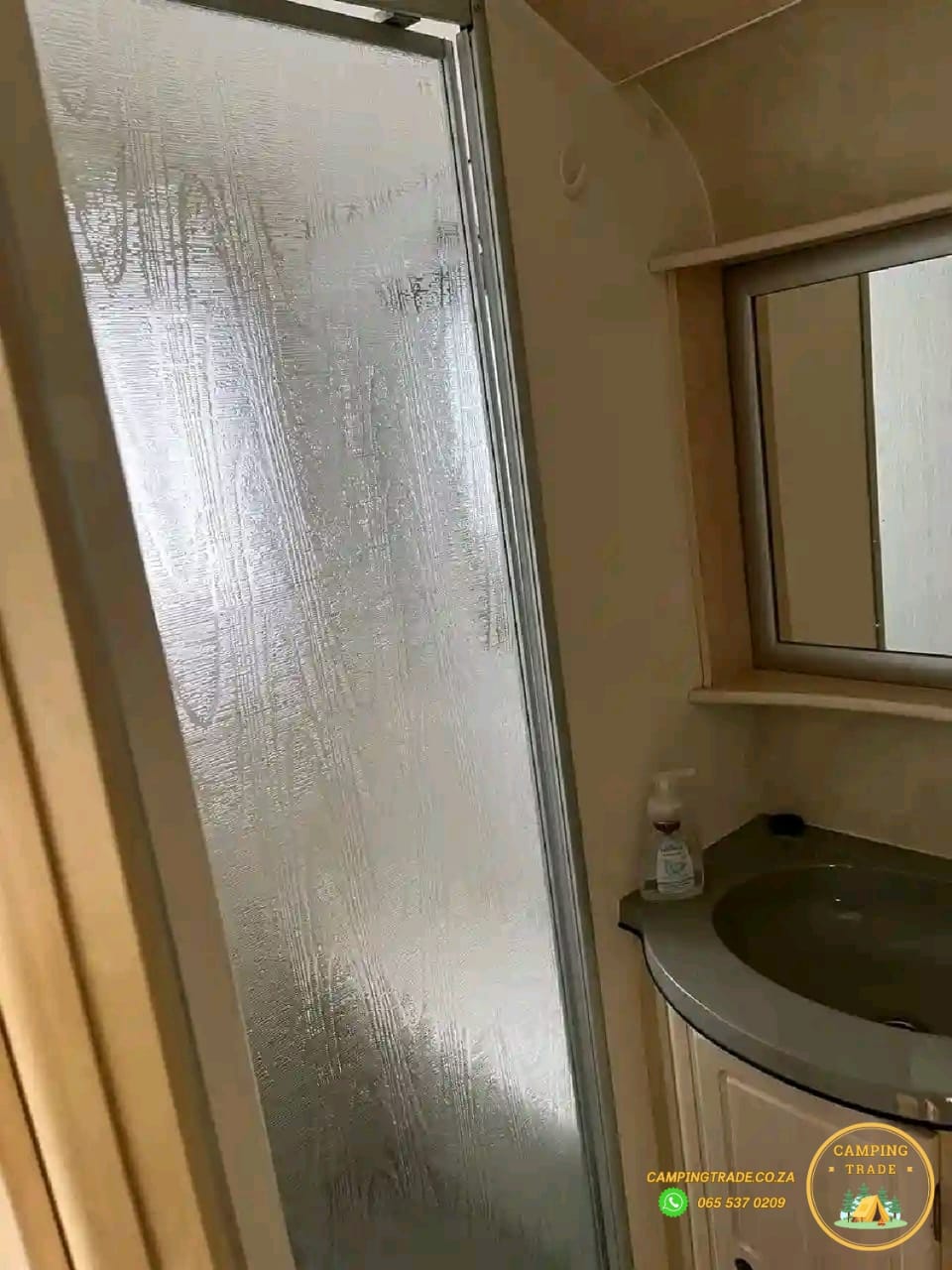 SOLD 2005 Jurgens Classique Caravan (CT 1148)