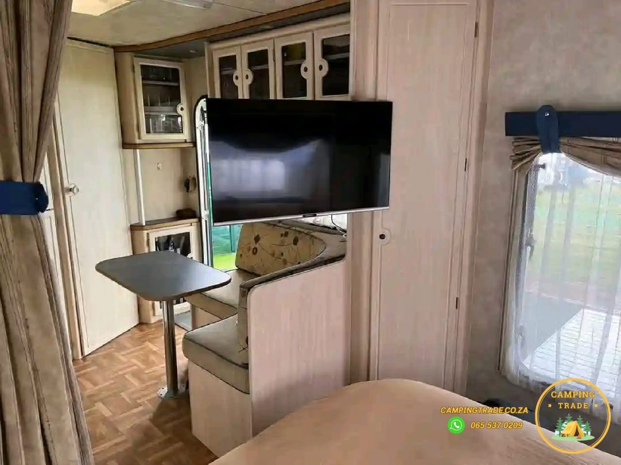 SOLD 2005 Jurgens Classique Caravan (CT 1148)