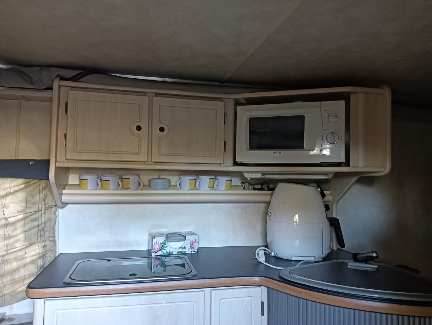 SOLD 2007 Jurgens Penta Caravan )CT 1163)