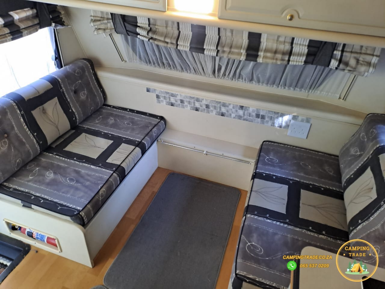 (SOLD) 2002 Jurgens Fleetline Caravan (CT 1165)