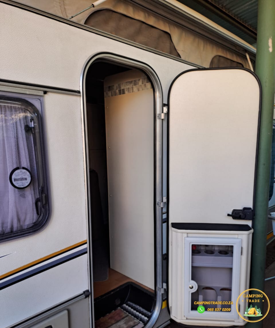 (SOLD) 2002 Jurgens Fleetline Caravan (CT 1165)