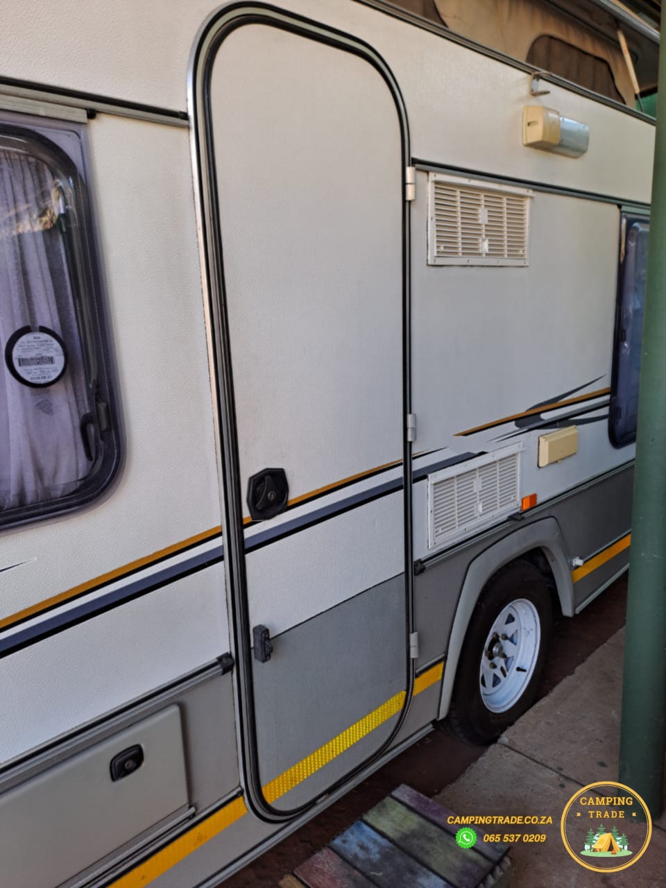 (SOLD) 2002 Jurgens Fleetline Caravan (CT 1165)