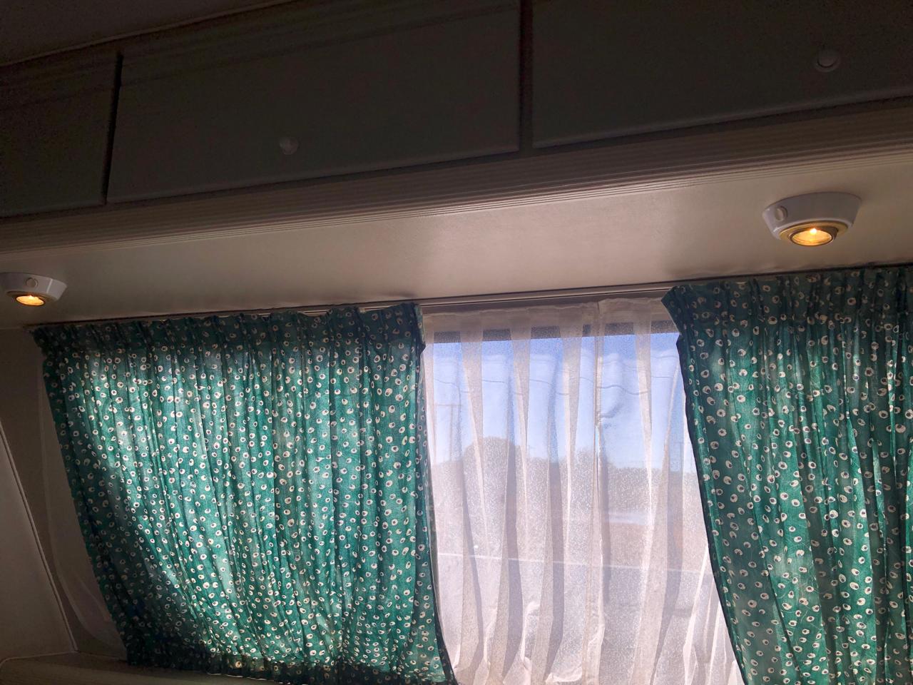 SOLD 2002 Jurgens Exclusive Caravan (CT 1170)