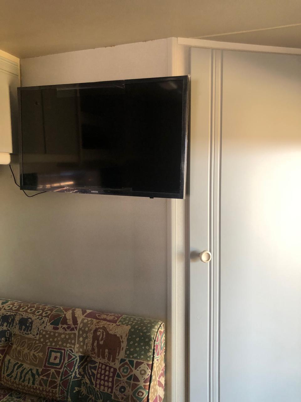 SOLD 2002 Jurgens Exclusive Caravan (CT 1170)