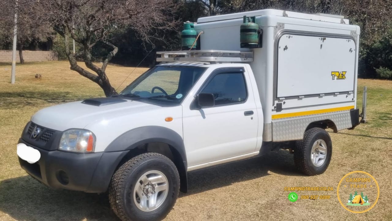 SOLD 2017 Nissan Hardbody NP 300 - 2.5 TDI 4x4 Campervan (CT 1192)