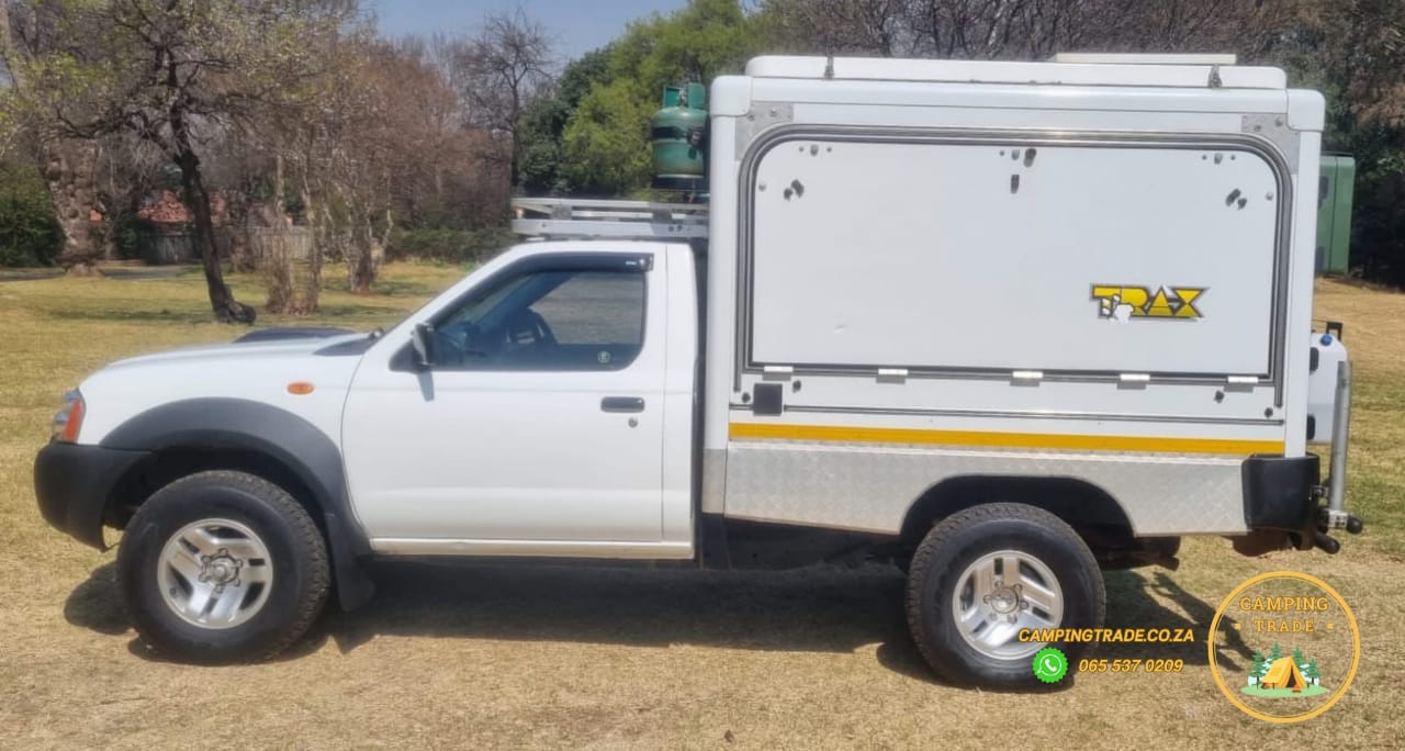SOLD 2017 Nissan Hardbody NP 300 - 2.5 TDI 4x4 Campervan (CT 1192)