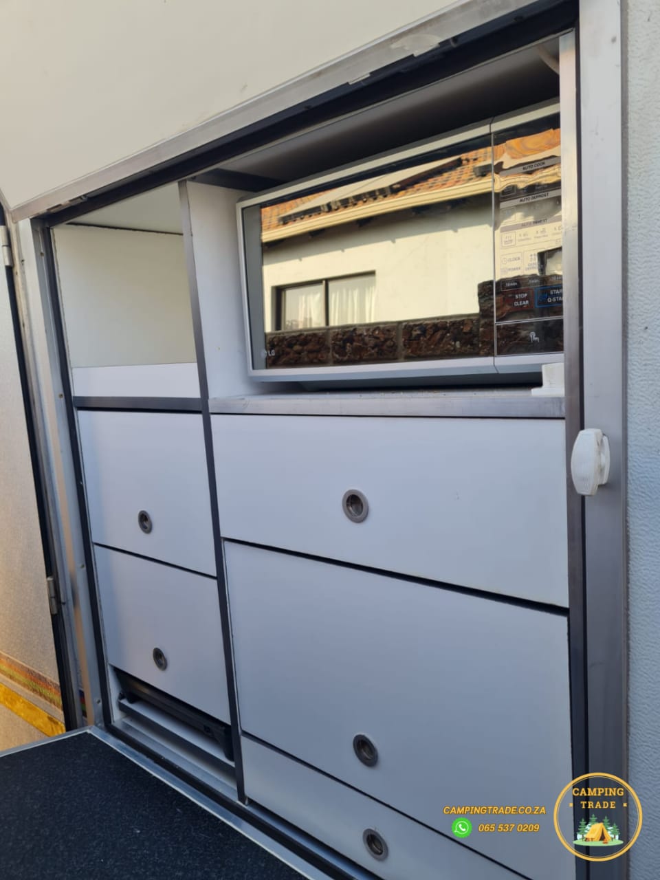SOLD 1993 Jurgens Exclusive LT Caravan (CT 1195)