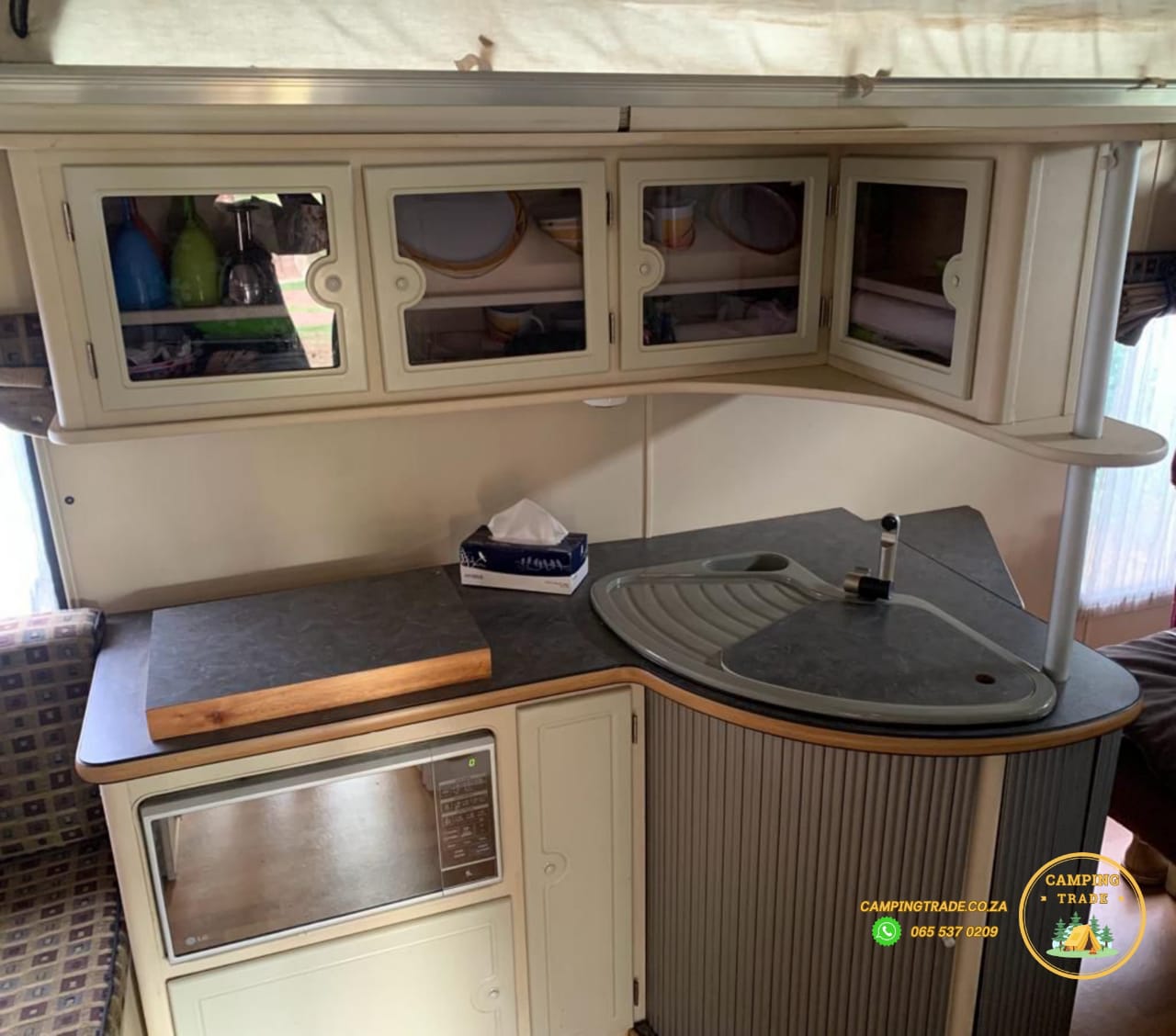 (SOLD) 2003 Jurgens Penta Gold Caravan (CT 1221)