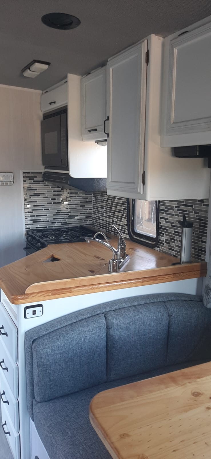 SOLD 1997 Winnebago Itasca Sunrise Motorhome (CT 1332)
