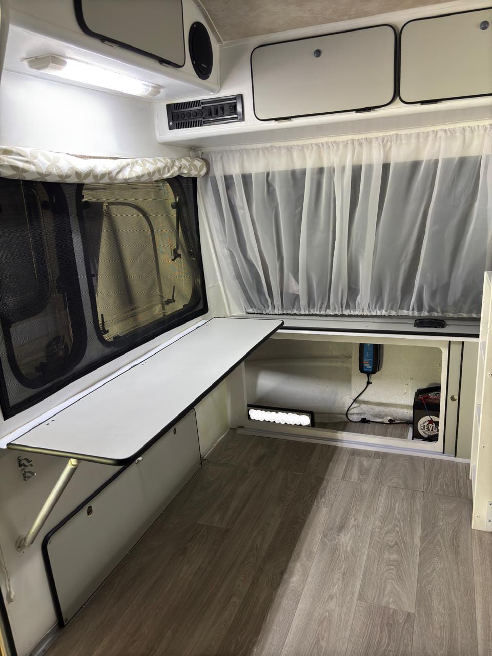 1998 Wilk Amythest Rebuild Caravan (CT 1346)