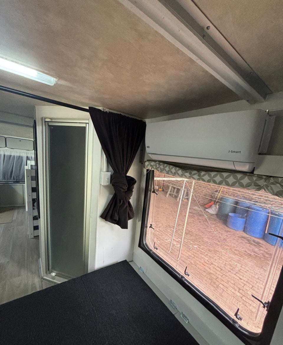 1998 Wilk Amythest Rebuild Caravan (CT 1346)