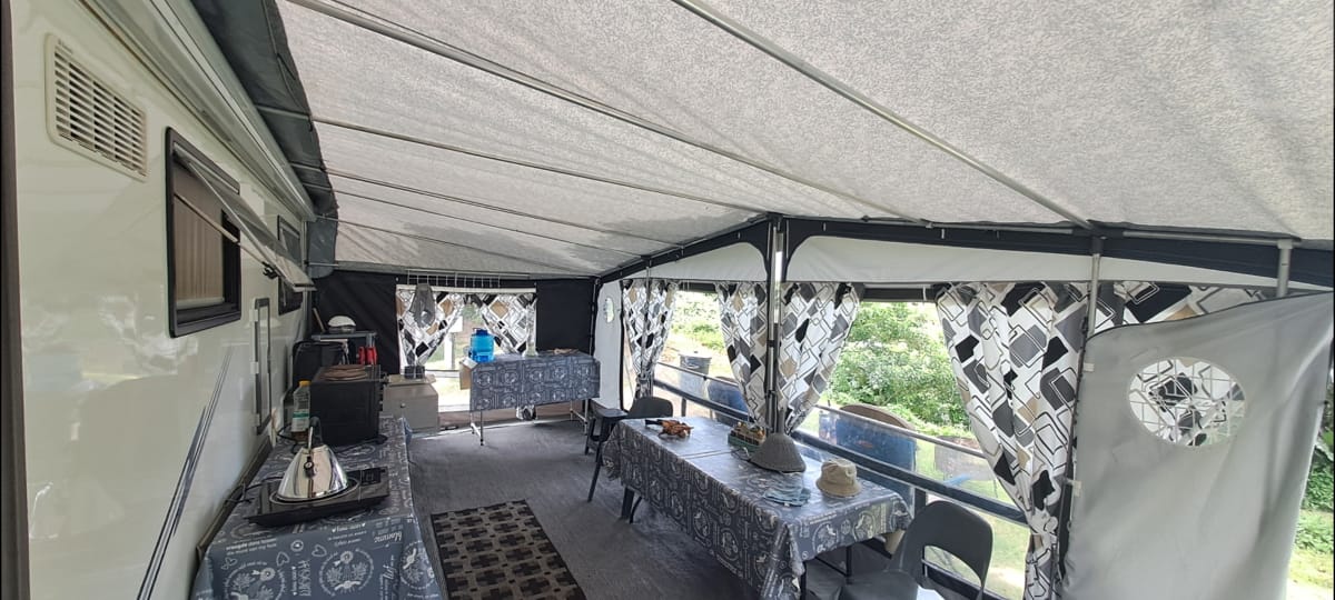 SOLD 2015 Sensation Anee Caravan (1376)