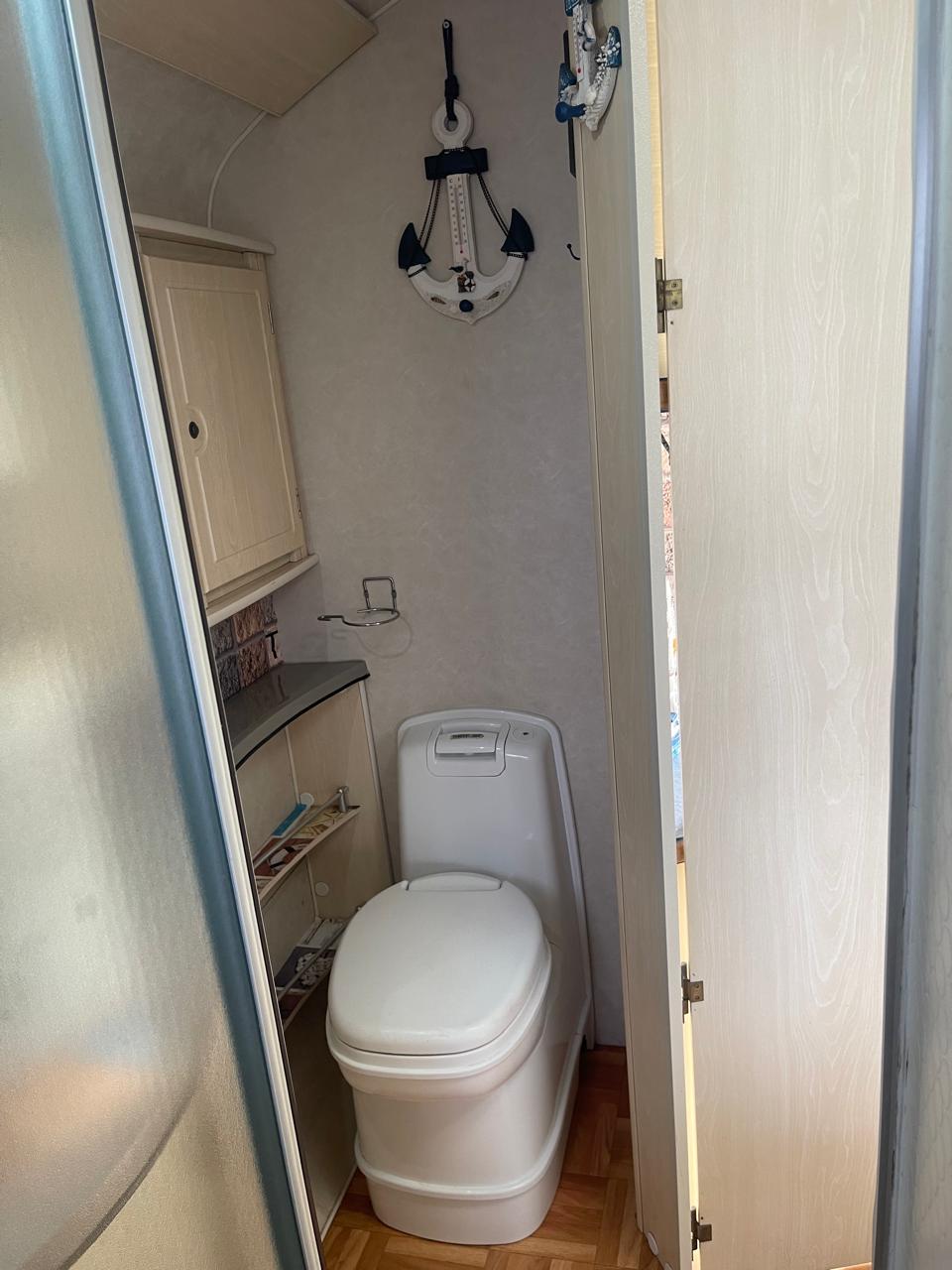 SOLD 2009 Jurgens Exclusive Caravan (CT 1377)