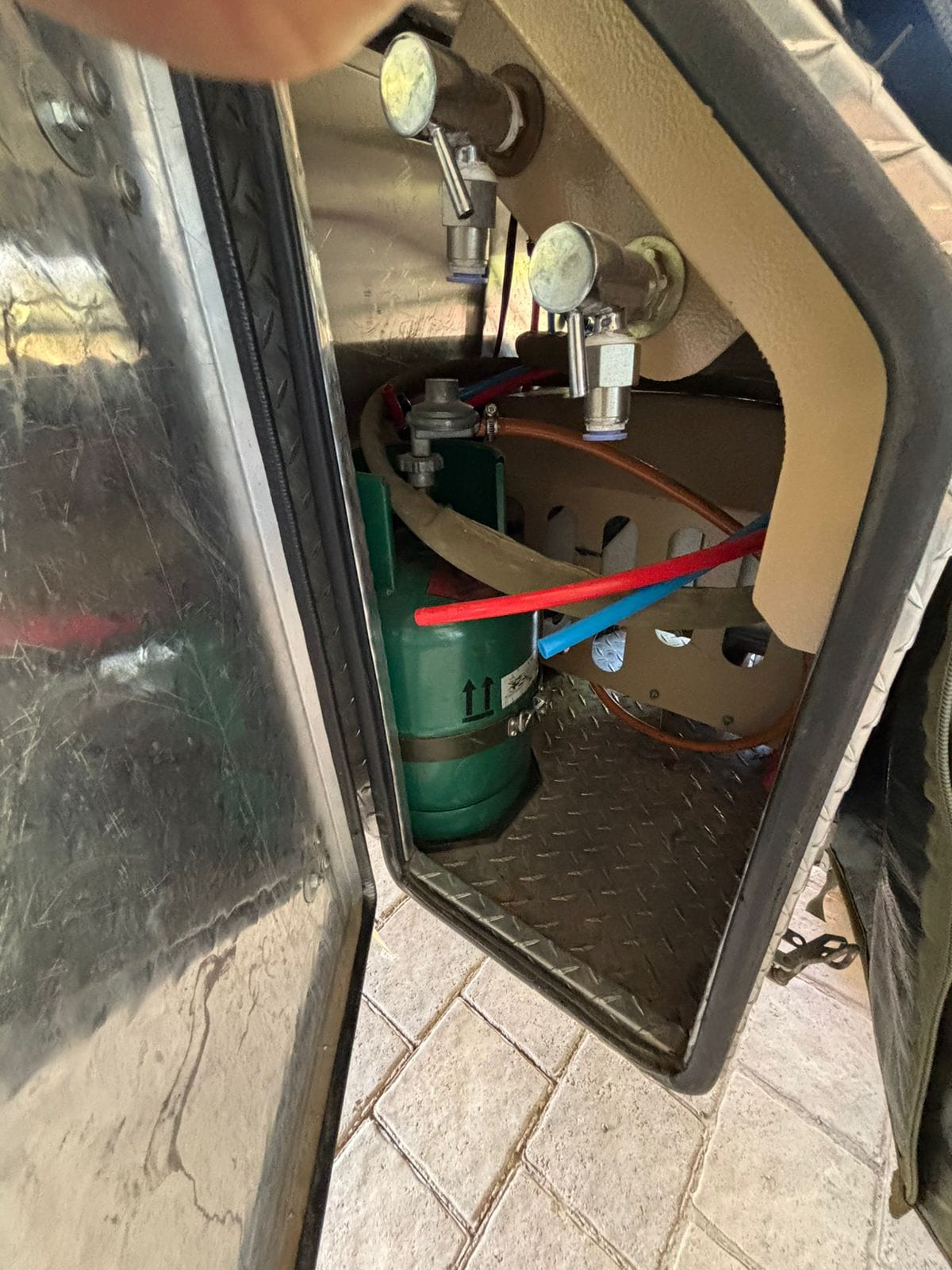 SOLD 2012 Conqueror Commander Off Road Caravan (CT 1417)