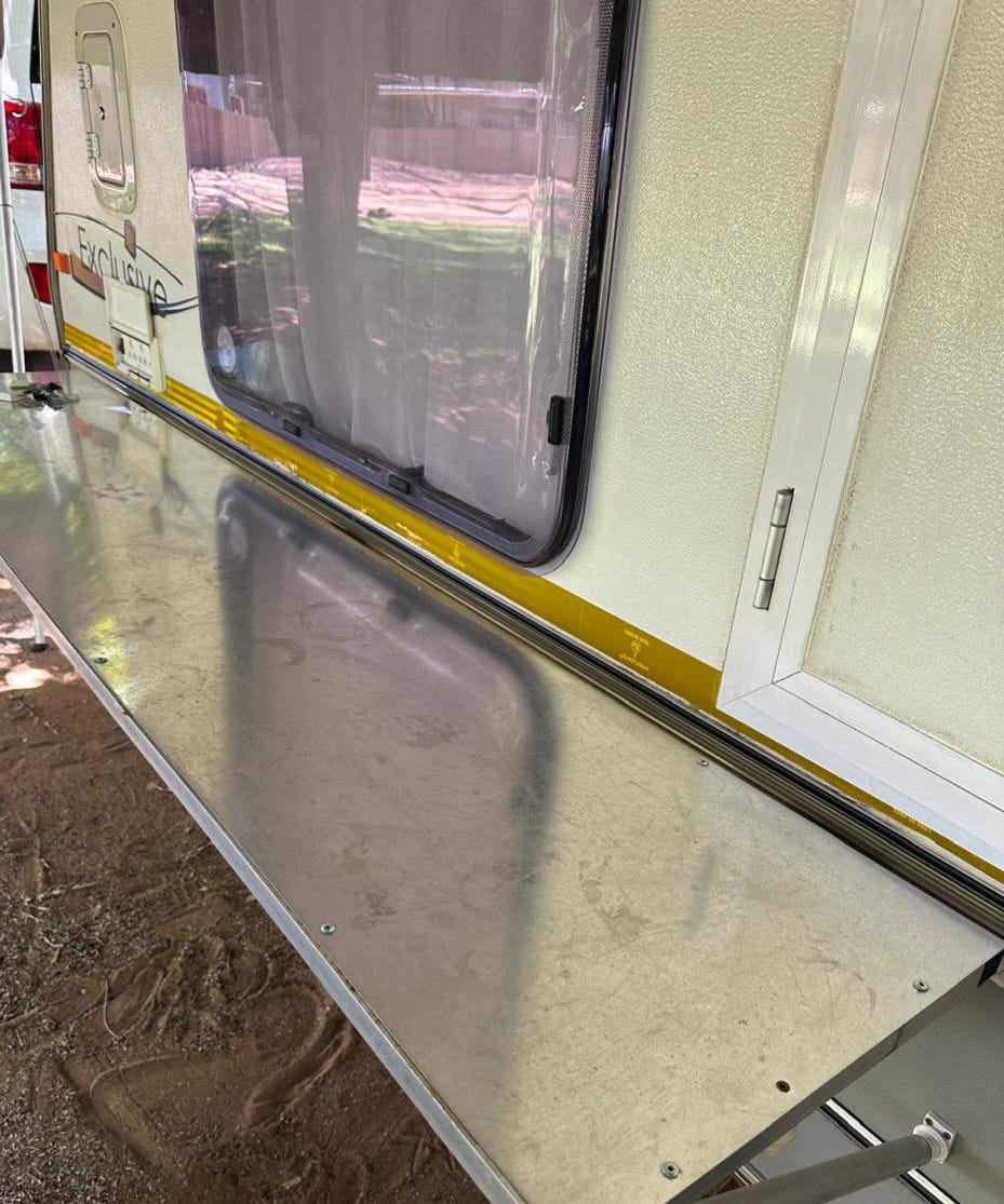 SOLD 2008 Jurgens Exclusive Caravan (CT 1435)