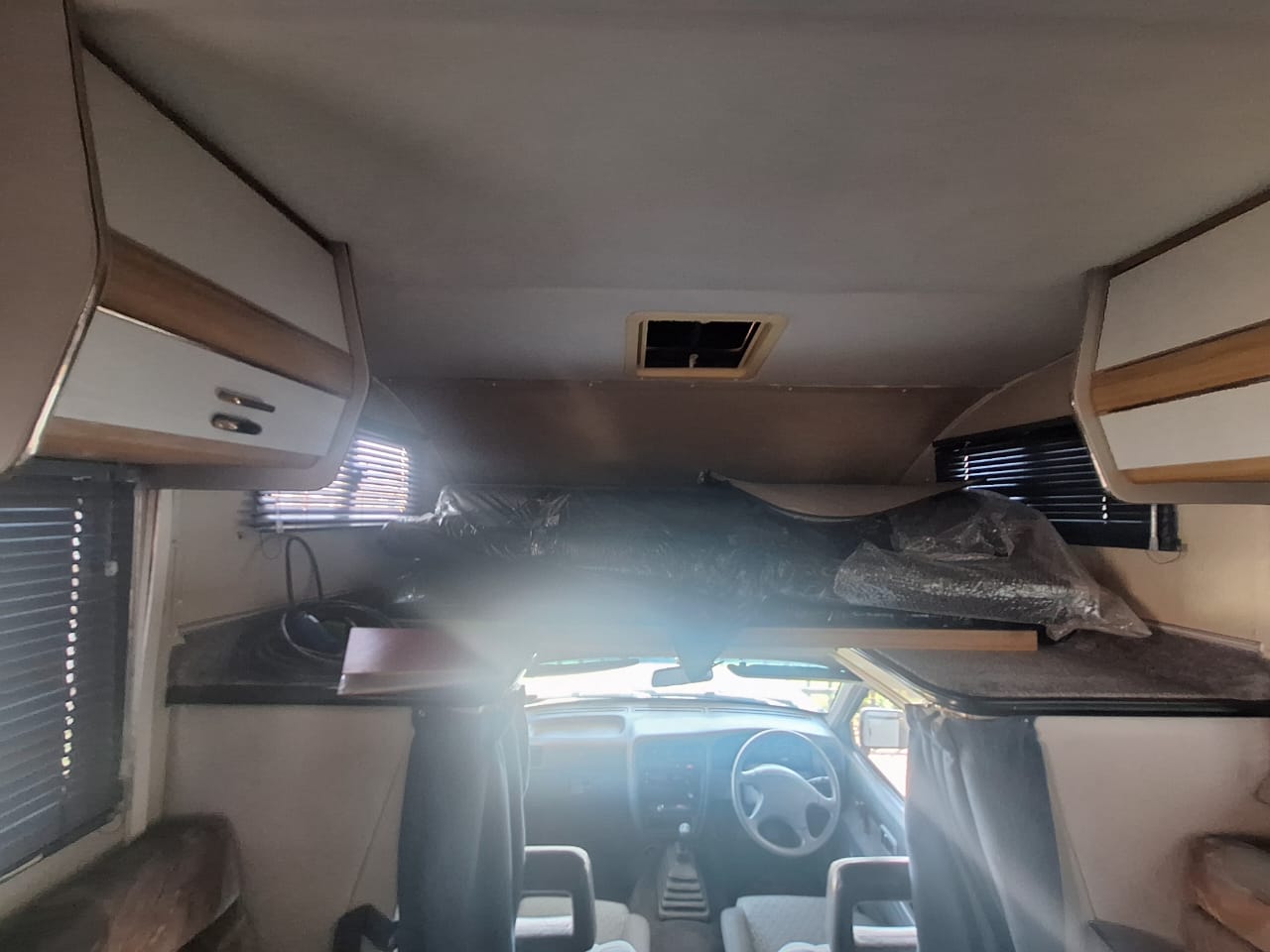 1997 Nissan Motorhome (CT 1463)
