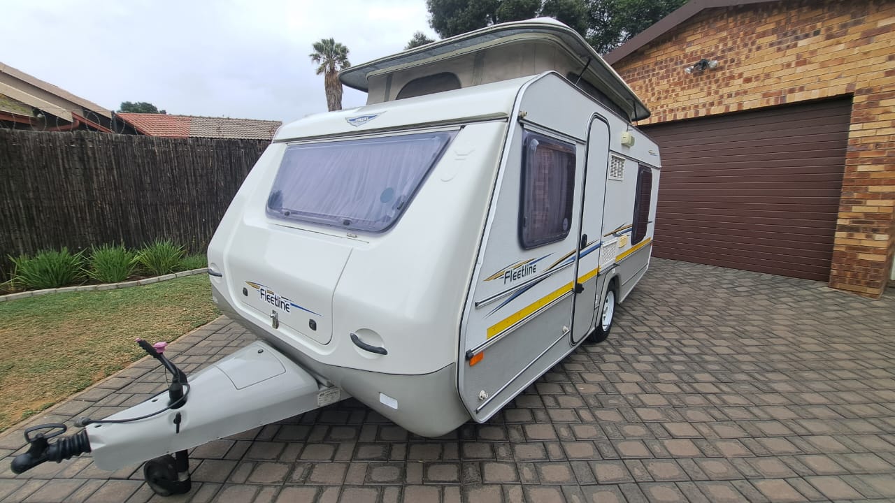 (SOLD) 2004 Jurgens Fleetline Caravan (CT 1274)