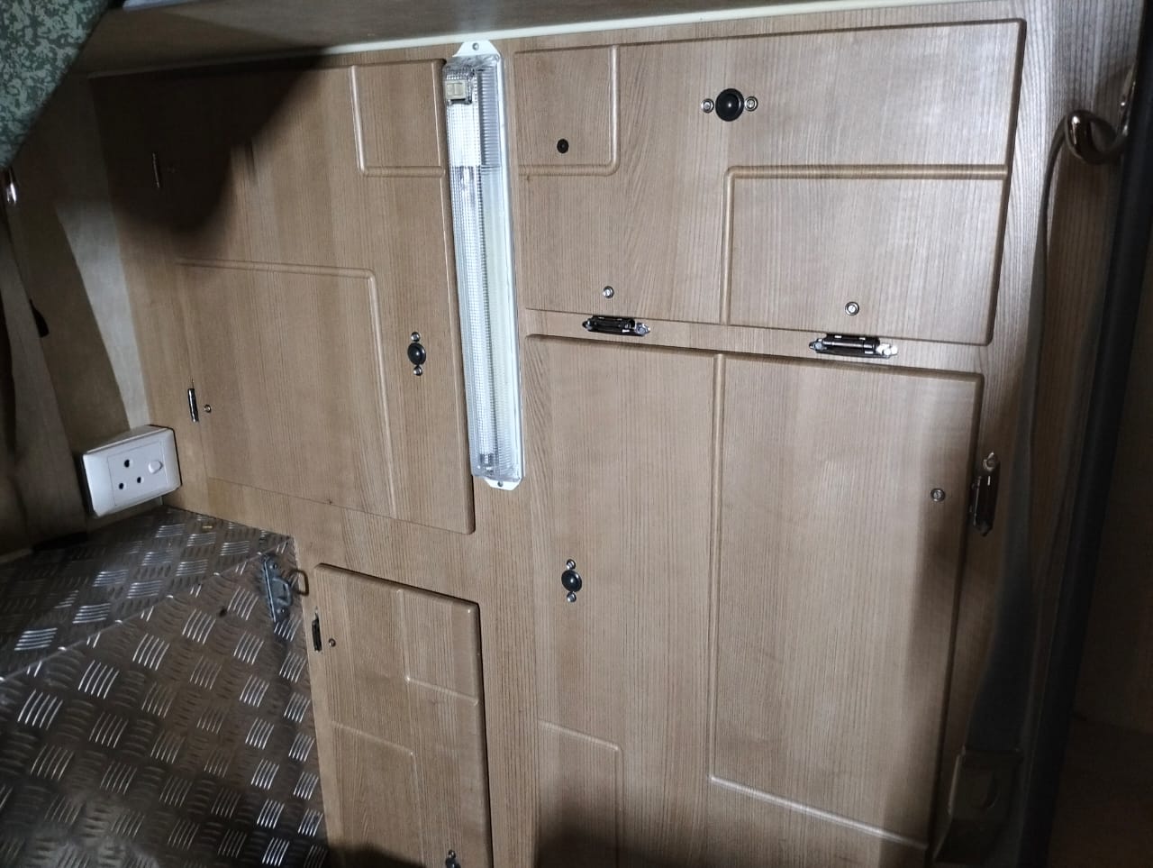 (SOLD) 2011 Jurgens Xcape Caravan (1280)
