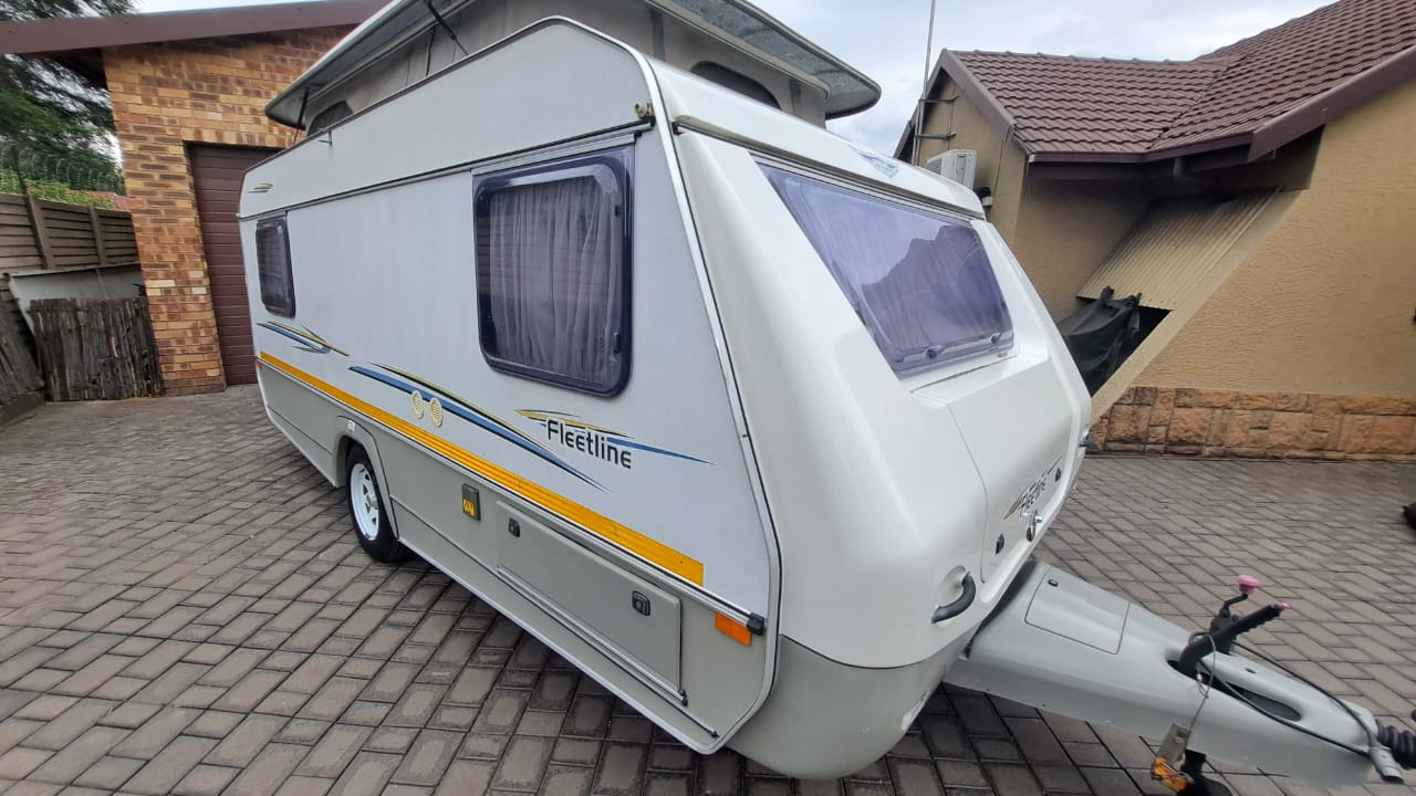 (SOLD) 2004 Jurgens Fleetline Caravan (CT 1274)