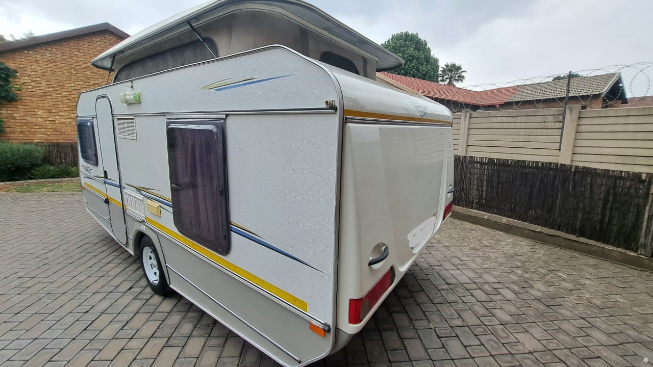(SOLD) 2004 Jurgens Fleetline Caravan (CT 1274)