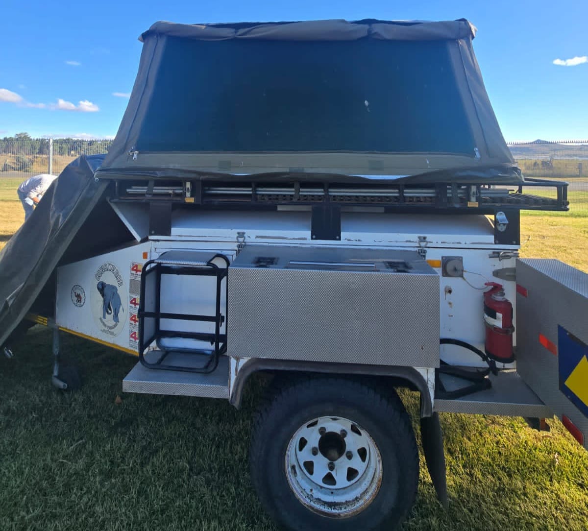 2000 Conqueror Safari Off Road Camping Trailer (CT 1571)